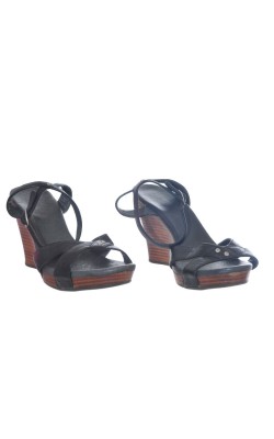 Sandale din piele UGG, marime 38